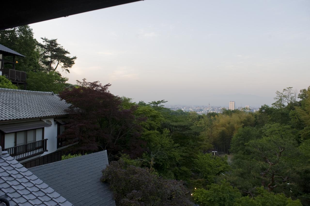 Takasaki Kannonyama Onsen Kinzanso Hotell Exteriör bild